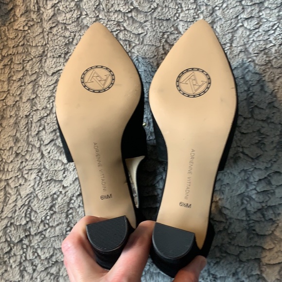 Adrienne Vittadini - Black heels with leather upper lining,  zipper and tie. - Picture 5 of 6